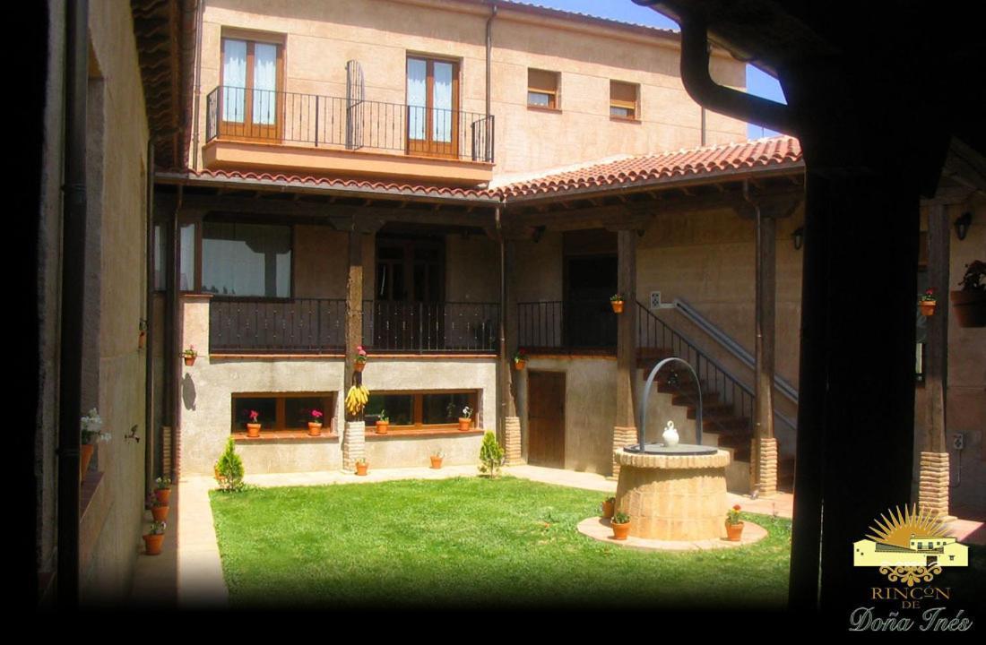 Готель Rincon De Dona Ines Villanueva de la Condesa Екстер'єр фото